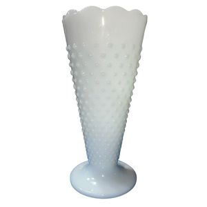 Vintage White Milk‎ Glass Vase Hobnail Anchor Hocking 9-1/2" Large White Vase